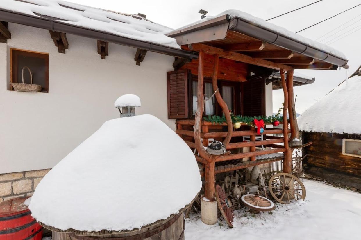 Holiday Home Captain'S Village Sljivovica  Bagian luar foto